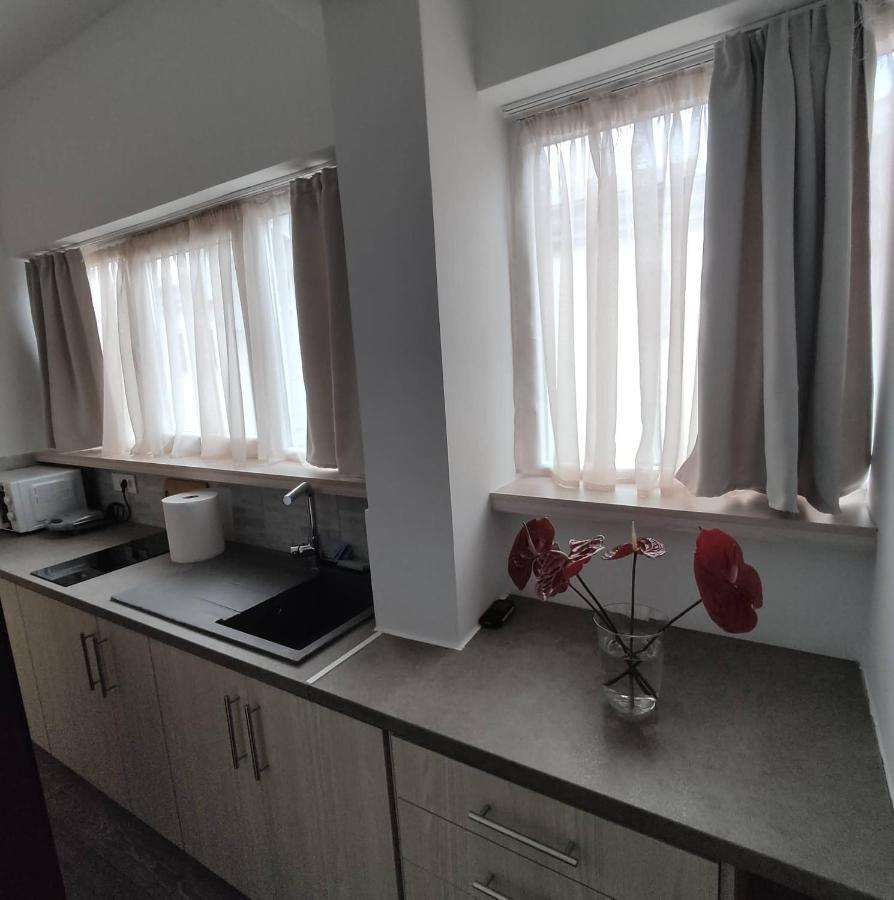 Petmeza Apartment 2 By Dimitropoulos Aigio Bagian luar foto
